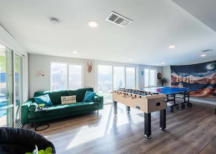 Holiday home Family Retreat By Old Town With Pool *