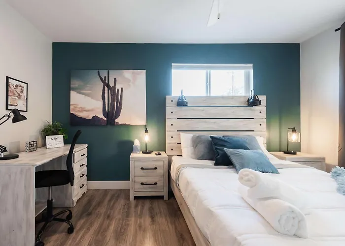Family Retreat By Old Town With Pool Holiday home