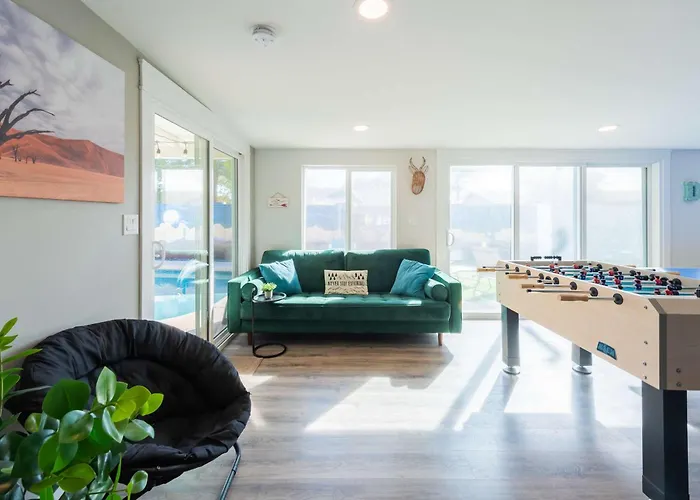 Family Retreat By Old Town With Pool Holiday home *