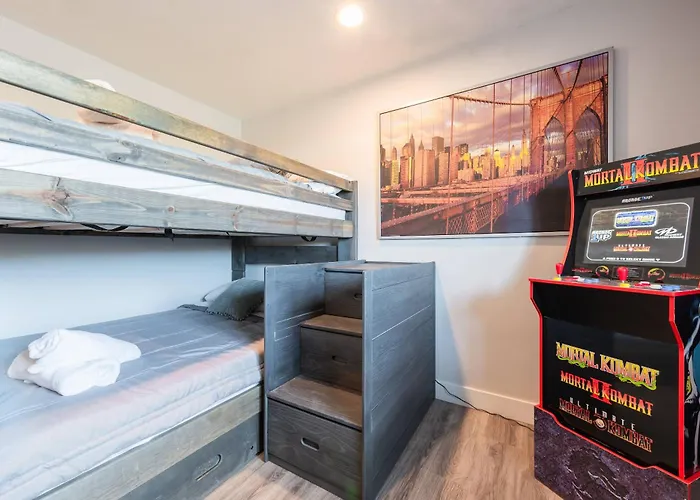 Holiday home Family Retreat By Old Town With Pool