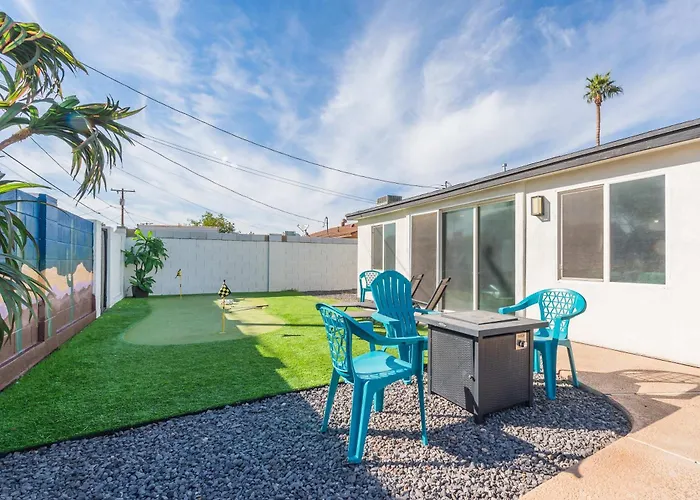 Family Retreat By Old Town With Pool *