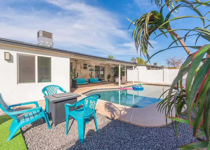 Family Retreat By Old Town With Pool Holiday home *