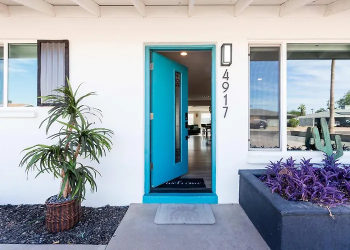 Family Retreat By Old Town With Pool Holiday home